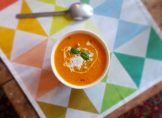 Soupe à la carotte, tomate et coco